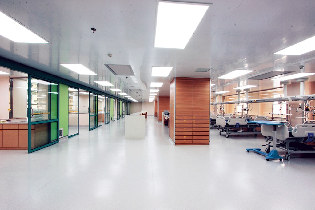 醫(yī)院-梧州市紅十字會醫(yī)院  手術(shù)室/ICU裝修與安裝工程