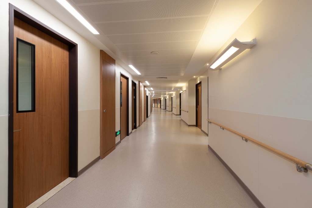 醫(yī)院-梧州市人民醫(yī)院整體搬遷項目（一期）住院樓二次裝修工程